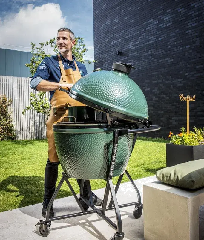 КОМПЛЕКТ BIG GREEN EGG XLARGE СЪС СТОЙКА И МАСИЧКИ